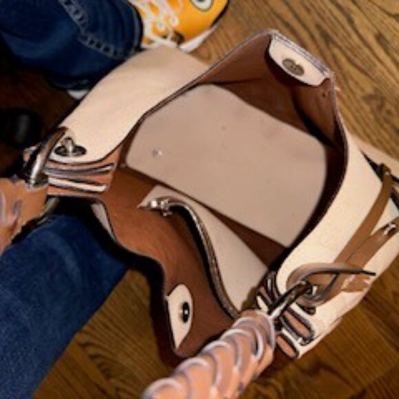 Louis Vuitton Cream and Brown Shoulder Bag - Picture 3 of 12